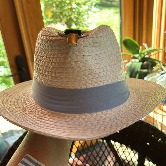 White Panama Hat with Light Blue Band; NWT; OSFM; Clip For Purse included - Picture 4 of 12
